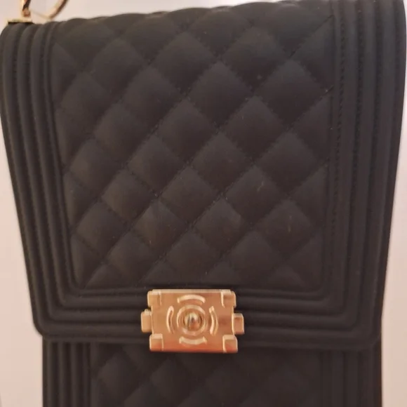 Elegant Black Quilted Chain Bag - Picture 14 of 16